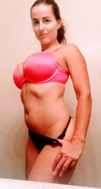 305-814-3169, 35  female escort, Tampa