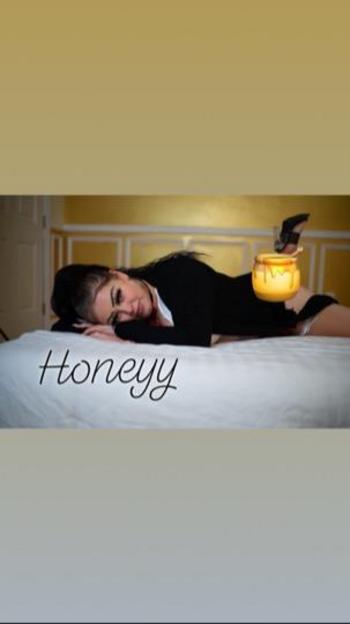 Honeyy, 21  female escort, Tampa
